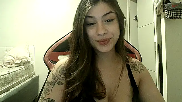 Snapshot of Becca_B chatting on 11/15/25, 10:37 Becca B online show from 11/15/25, 10:37