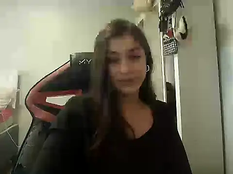 Snapshot of Becca_B chatting on 11/22/25, 07:46 Becca B online show from 11/22/25, 07:46