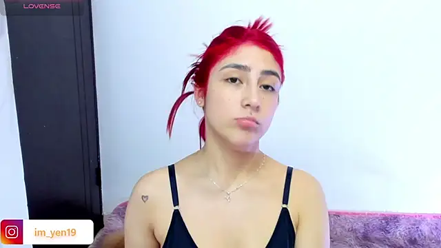 Snapshot of adahraa_younng chatting on 10/24/25, 10:39 adahraa younng online show from 10/24/25, 10:39