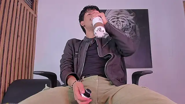 DimitriDeluxe online show from 10/09/25, 07:34