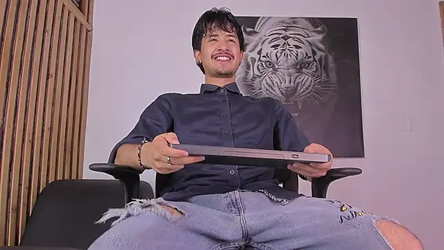 DimitriDeluxe online show from 10/11/25, 08:29