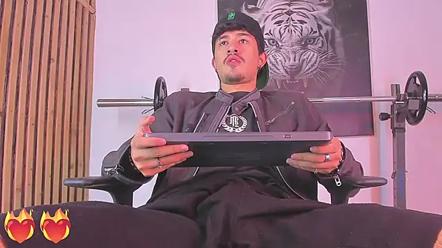 DimitriDeluxe online show from 10/22/25, 07:24