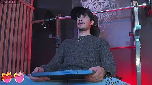 DimitriDeluxe online show from 10/28/25, 08:33