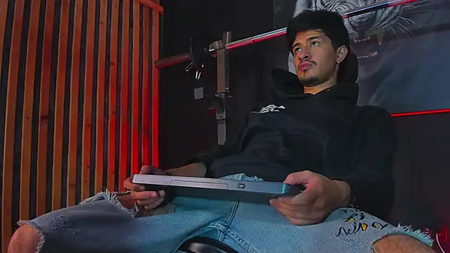 DimitriDeluxe online show from 11/19/25, 07:58