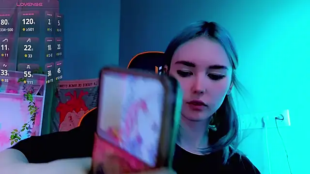 Snapshot of Kiara_Dream chatting on 09/18/25, 08:55 Kiara Dream online show from 09/18/25, 08:55