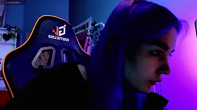 Snapshot of Kiara_Dream chatting on 11/13/25, 09:14 Kiara Dream online show from 11/13/25, 09:14