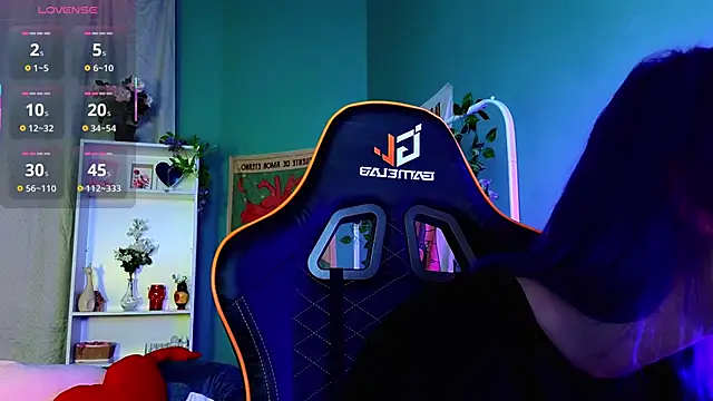 Snapshot of Kiara_Dream chatting on 11/14/25, 09:46 Kiara Dream online show from 11/14/25, 09:46