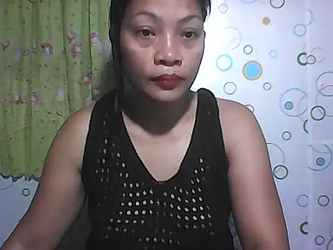Snapshot of HottyElle chatting on 06/18/26, 01:39 HottyElle online show from 06/18/26, 01:39