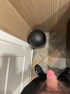 Snapshot of Spartacus514 chatting on 10/08/25, 10:29 Spartacus514 online show from 10/08/25, 10:29