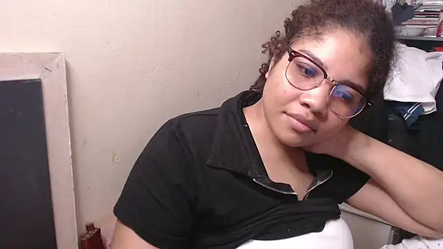 madelene online show from 03/10/25, 03:45