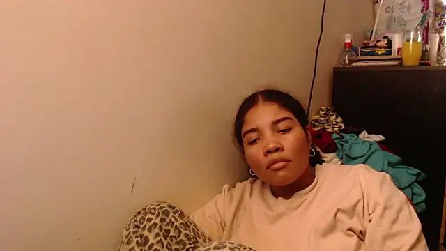 madelene online show from 05/04/26, 02:07