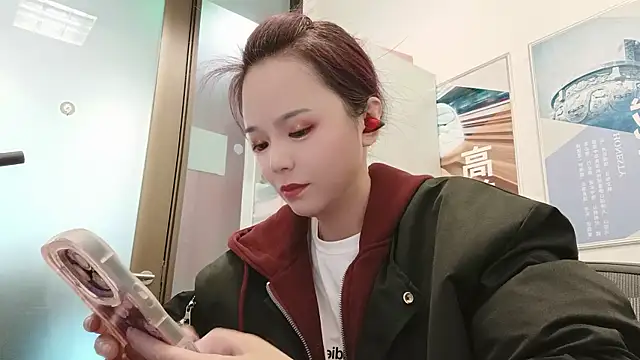 Snapshot of KKMM168 chatting on 04/15/26, 03:24 KKMM168 online show from 04/15/26, 03:24