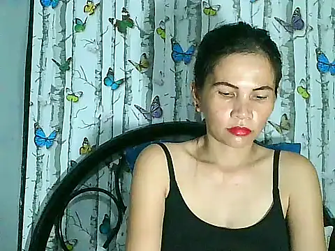 Snapshot of Urwildestangelfire_19 chatting on 10/21/25, 09:04 Urwildestangelfire 19 online show from 10/21/25, 09:04