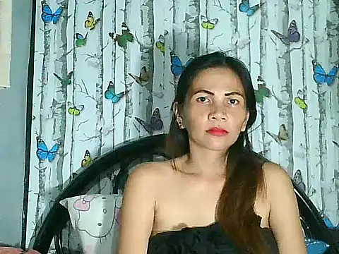 Snapshot of Urwildestangelfire_19 chatting on 10/28/25, 01:53 Urwildestangelfire 19 online show from 10/28/25, 01:53