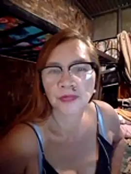 Snapshot of SexyHottMom chatting on 06/24/26, 12:04 SexyHottMom online show from 06/24/26, 12:04