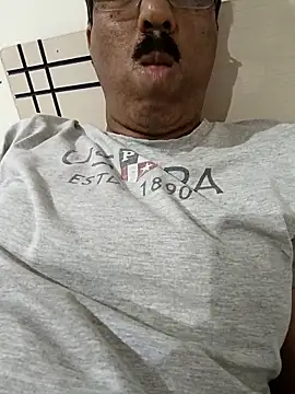 moonflower25 online show from 10/02/25, 05:42