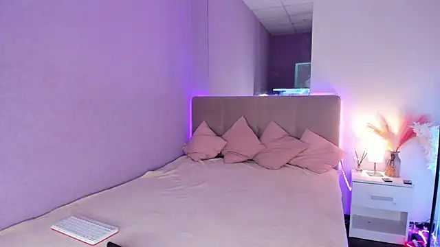 NikkiBustt online show from 10/07/25, 03:14