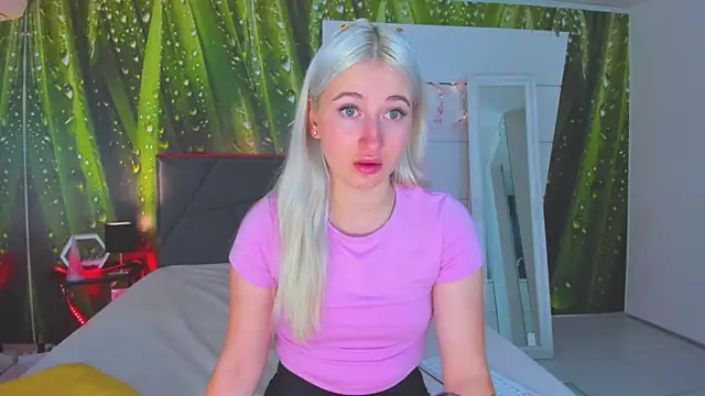 HollyTailors online show from 10/06/25, 05:27