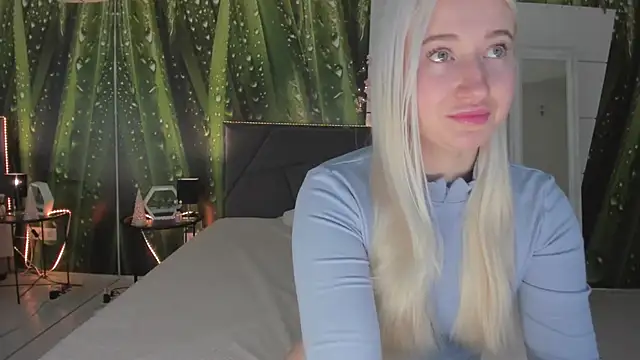 HollyTailors online show from 03/04/26, 06:30