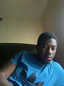 Snapshot of ThickDic28 chatting on 04/19/26, 01:10 ThickDic28 online show from 04/19/26, 01:10