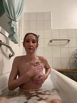 Emilia Mausi online show from 11/10/25, 08:19