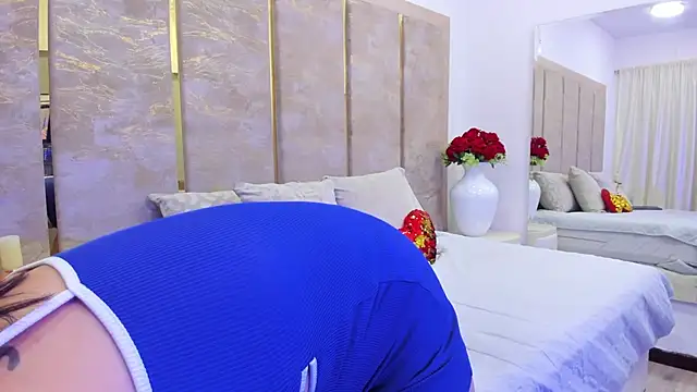 Snapshot of MiaWelkin chatting on 09/14/25, 12:15 MiaWelkin online show from 09/14/25, 12:15