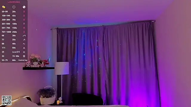 Snapshot of SibleyDurborow chatting on 11/08/25, 04:23 SibleyDurborow online show from 11/08/25, 04:23