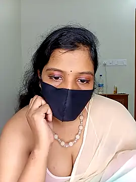 Snapshot of Rose-luckey chatting on 09/13/25, 07:24 Rose-luckey online show from 09/13/25, 07:24