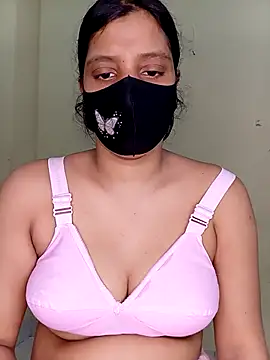 Snapshot of Rose-luckey chatting on 10/31/25, 08:21 Rose-luckey online show from 10/31/25, 08:21