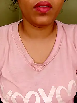 Snapshot of Rose-luckey chatting on 04/20/26, 12:30 Rose-luckey online show from 04/20/26, 12:30