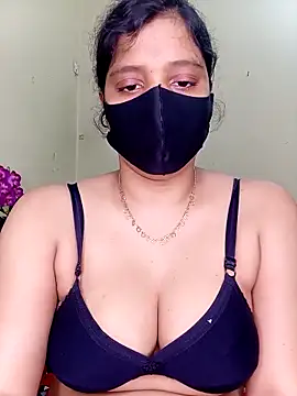 Snapshot of Rose-luckey chatting on 05/08/26, 01:38 Rose-luckey online show from 05/08/26, 01:38