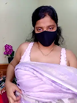 Snapshot of Rose-luckey chatting on 05/11/26, 01:50 Rose-luckey online show from 05/11/26, 01:50