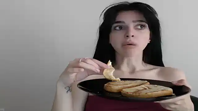 Snapshot of gglingeriee chatting on 04/09/26, 09:15 gglingeriee online show from 04/09/26, 09:15