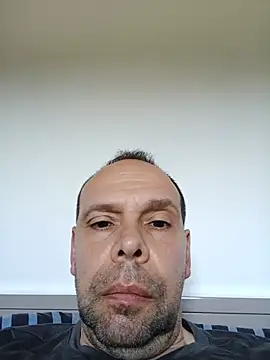 Snapshot of calofarru chatting on 05/22/26, 02:01 calofarru online show from 05/22/26, 02:01