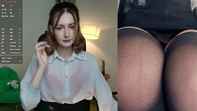 Snapshot of EasterBlink chatting on 02/12/26, 10:10 EasterBlink online show from 02/12/26, 10:10