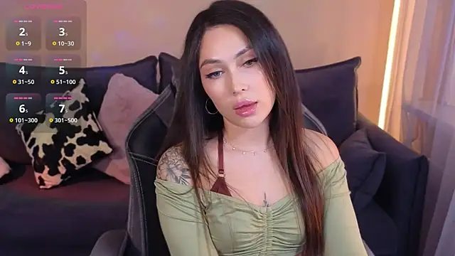 Snapshot of CarolineGuthrie chatting on 04/07/26, 03:12 CarolineGuthrie online show from 04/07/26, 03:12