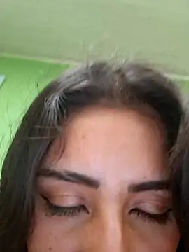 CAROLINE  07 online show from 11/10/25, 04:50