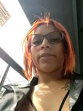 Snapshot of Zoe73_ chatting on 09/29/25, 06:46 Zoe73  online show from 09/29/25, 06:46