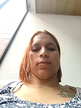 Snapshot of Zoe73_ chatting on 10/18/25, 08:09 Zoe73  online show from 10/18/25, 08:09