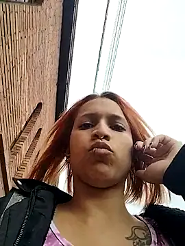 Snapshot of Zoe73_ chatting on 10/20/25, 07:14 Zoe73  online show from 10/20/25, 07:14