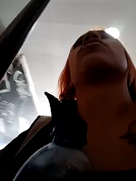 Snapshot of Zoe73_ chatting on 10/21/25, 03:35 Zoe73  online show from 10/21/25, 03:35