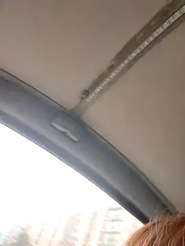 Snapshot of Zoe73_ chatting on 10/24/25, 06:37 Zoe73  online show from 10/24/25, 06:37