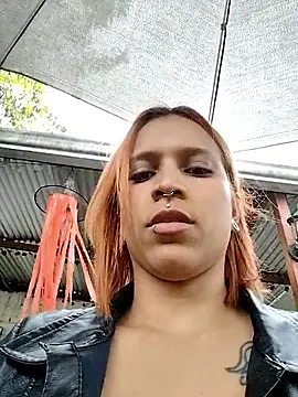 Snapshot of Zoe73_ chatting on 10/29/25, 06:53 Zoe73  online show from 10/29/25, 06:53