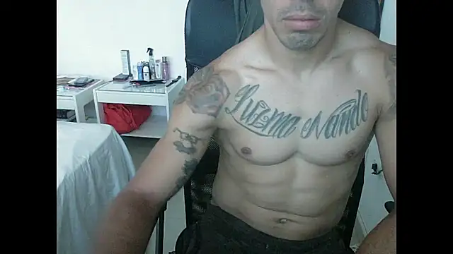 Snapshot of mckanna chatting on 09/14/25, 04:50 mckanna online show from 09/14/25, 04:50