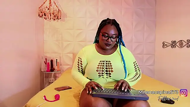 Snapshot of may_storm chatting on 11/18/25, 03:45 may storm online show from 11/18/25, 03:45