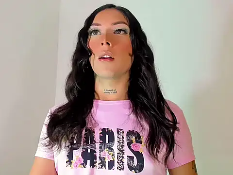 Snapshot of Megan_Gil_ chatting on 09/19/25, 04:25 Megan Gil online show from 09/19/25, 04:25