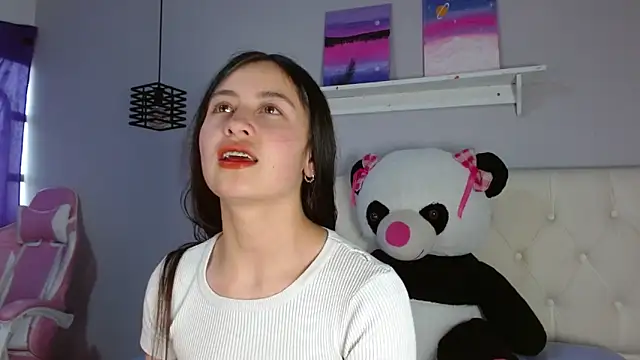 Snapshot of Zaaida_ chatting on 10/20/25, 01:22 Zaaida  online show from 10/20/25, 01:22