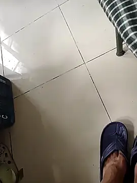 Snapshot of monty935 chatting on 09/15/25, 06:24 monty935 online show from 09/15/25, 06:24