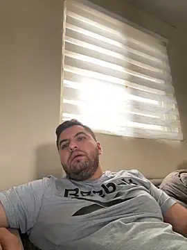 Snapshot of raulgzz4 chatting on 04/14/26, 04:02 raulgzz4 online show from 04/14/26, 04:02