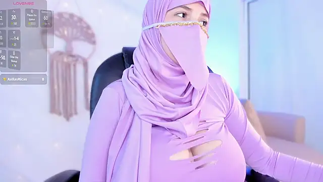 salma isawwii online show from 11/13/25, 03:33